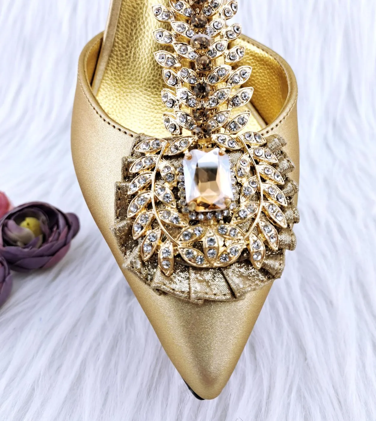 Qsgfc 2023 Più nuovo stile Ins color oro eleganti tacchi alti Nigeria design popolare scarpe da donna africane e set di borse po