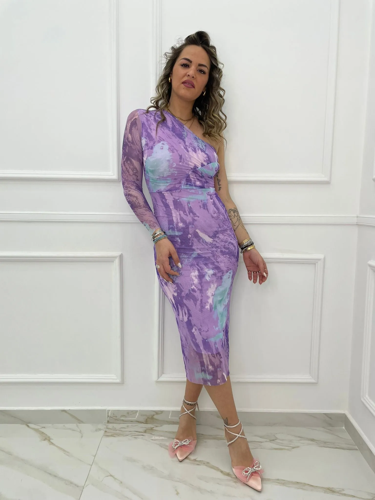 Vestito fantasia sfumata modello mono spalla
